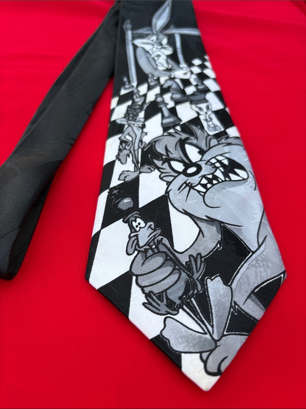 Warner Bros. Looney Tunes vintage chess tie!